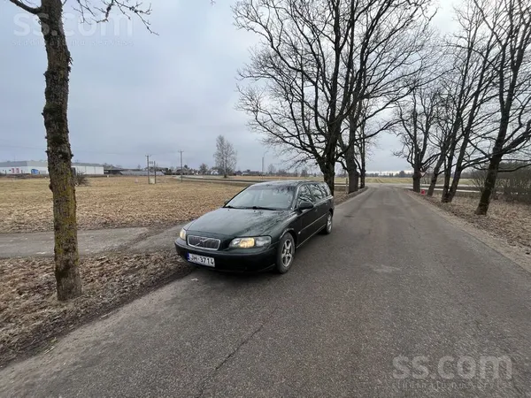 Volvo Volvo ar pasvaigu Ta. Rūc, brauc, bremzē. Darba zi