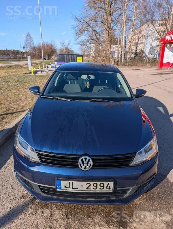 Pārdodu ekonomisku un uzticamu automašīnu. Tehniski labā stāvoklī, dzinējs u