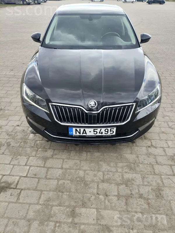 Pārdodu ļoti ekonomisku 1.5 l benzīns-gāze Škoda Superb ar 6 pakāpju manuālo