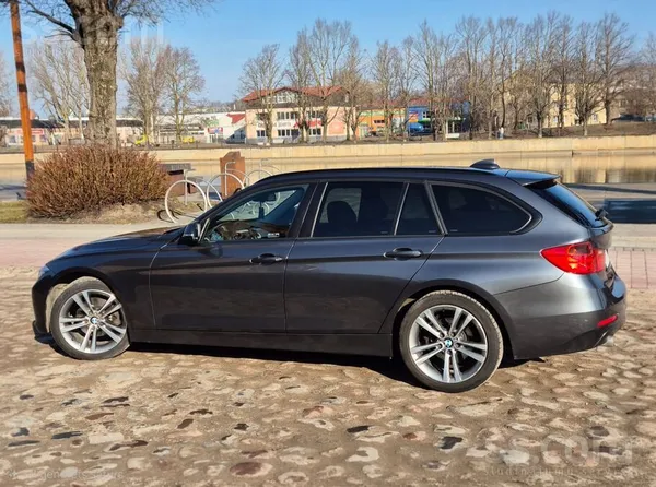 Pārdodu BMW 320d (135 kW) teicamā tehniskā un vizuālā stāvoklī. 
Auto ir rū