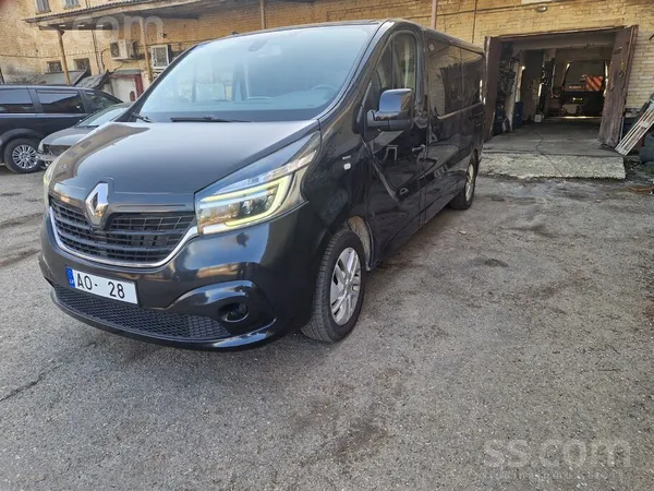 Pārdod pasažieru facelift Traffic Spaceclass , 2.0 td motors , 6pak manuālā