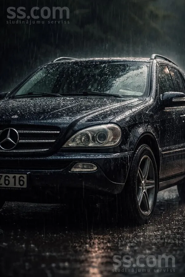 Brīvdienu auto svētdienas izbraucieniem uz baznīcu. 
Zem pārsega 5.0 V8 ben