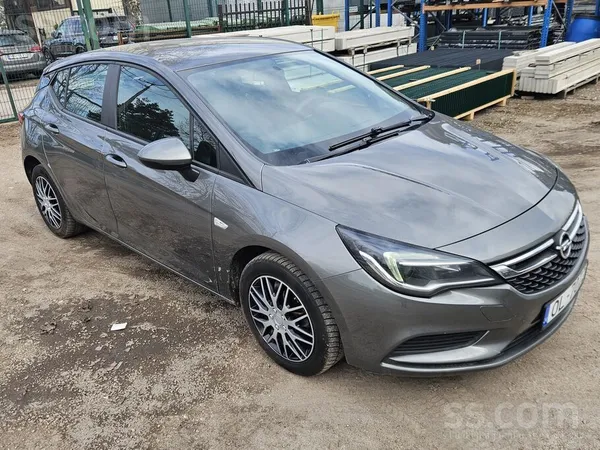 Opel Firma pārdod regulāri koptu un labā tehniskā stāvo
