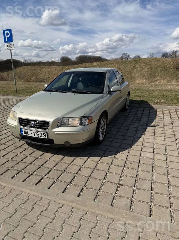 Volvo Надёжный и комфортный седан с дизельным двигателем