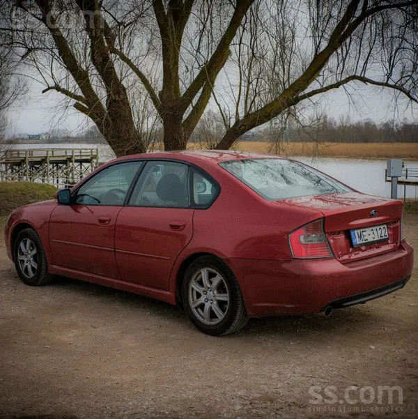 Pārdošanā tiek piedāvāts Subaru Legacy IV ar 2.0 litru benzīna dzinēju (101