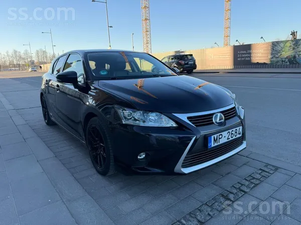 Продаётся Lexus Ct200H, регистрация 02.12.2014. 

Автомобиль в отличном со
