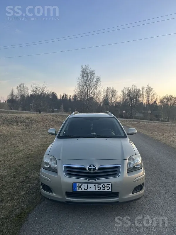 Toyota Хорошая, надежная ухоженая машина, никаких вложени