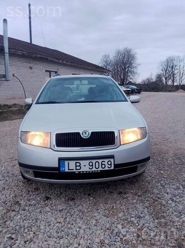 Skoda Tehniski ļoti laba stavokli vizuli mazi defekti