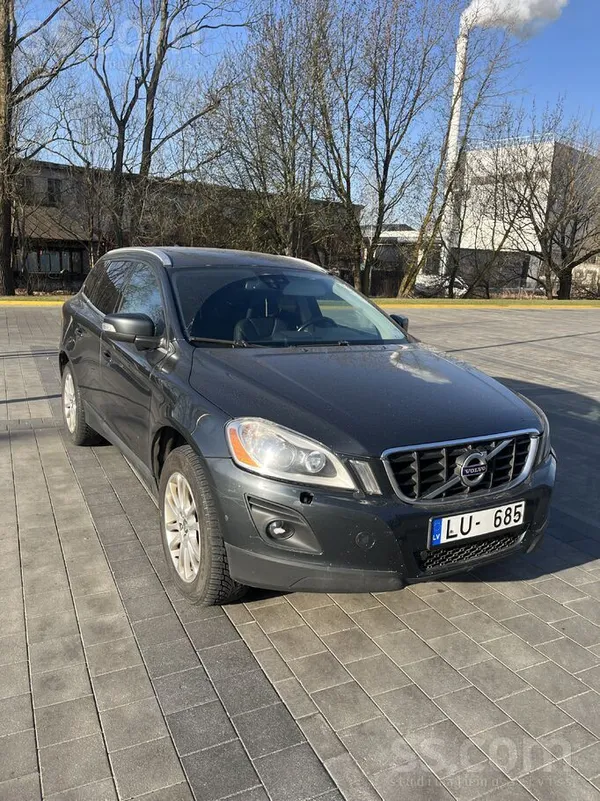 Volvo Продаю Volvoxc 60. В ноябре меняли зубчатый ремень