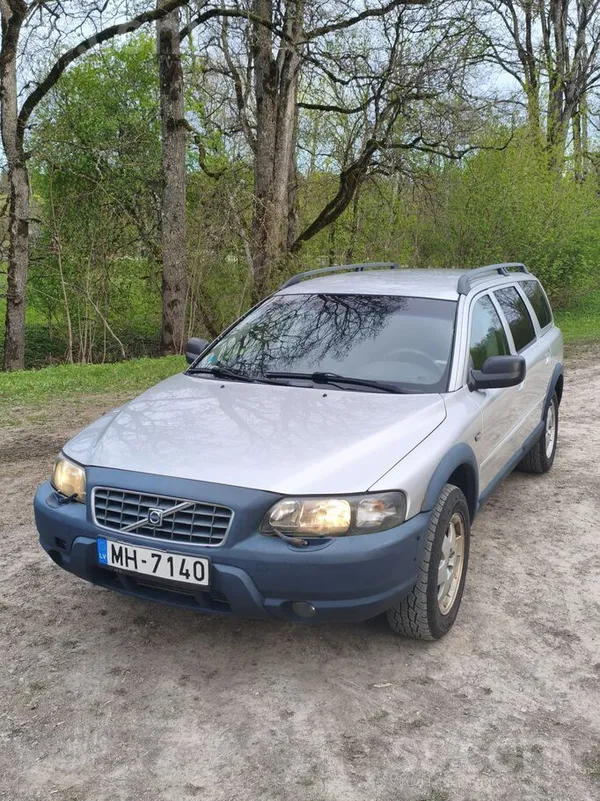 Volvo Tiek pārdots kopts Volvo Xc70 ar svaigu tehnisko a