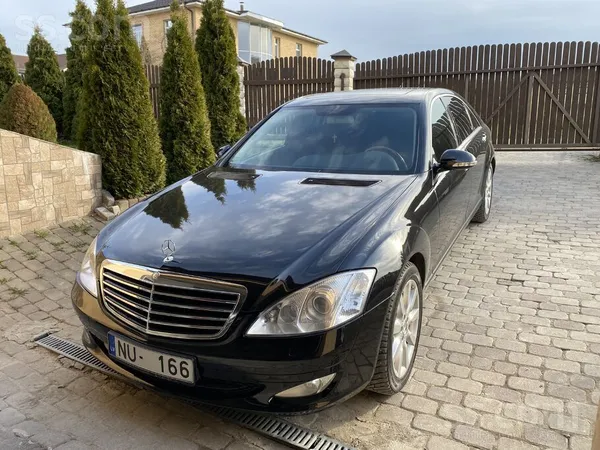Mercedes Benz S320cdi 3.0d Long
Melns metāliks. Labā un koptā stāvoklī. 
M