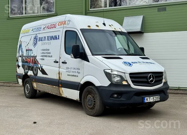 Bez vinjetes, pilna masa 2800kg - uzņēmums pārdod Mercedes-Benz Sprinter 214