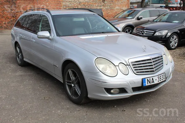 Mercedes Auto ir labā tehniskā un vizuālā stāvoklī. Rūpīgi 
