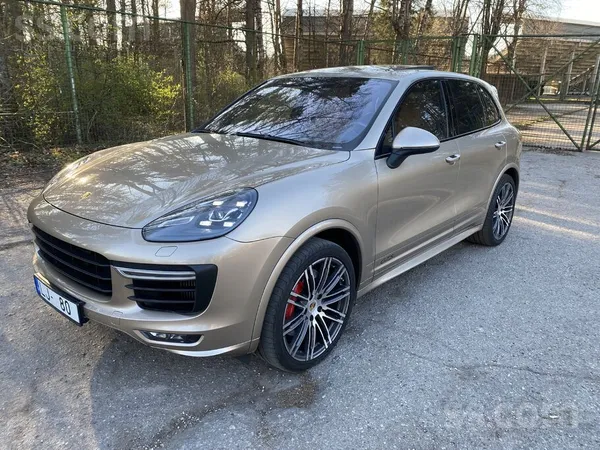 Latvijā iegādāts Porsche Cayenne Gts, Ar mazu un orģinālu nobraukumu. 
Auto
