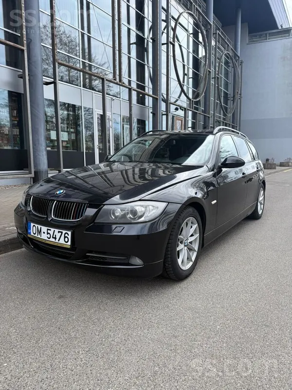 BMW 3700€