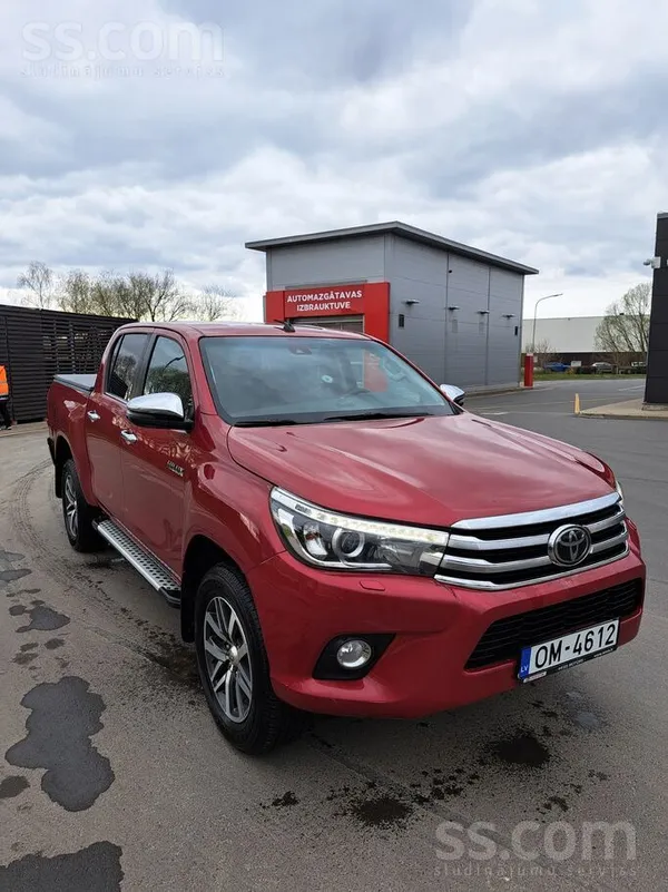 Pārdod Toyota Hilux. Legend komplektācija. Viens īpašnieks. Visas apkopes pi