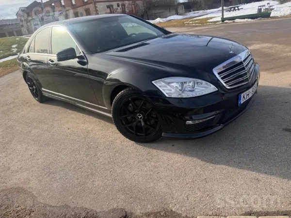 Mercedes Pārdod komfortablu ļoti ērtu un biznes klases auto