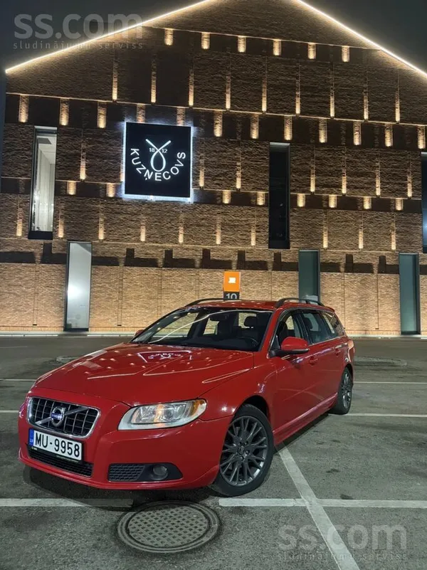 Volvo Tiek tirgots skaists Volvo V70 Momentum ar 2.0 D4 