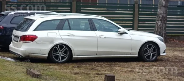 Mercedes Pardodu Mercedes Benz E350. Masina pārbaudīta un a