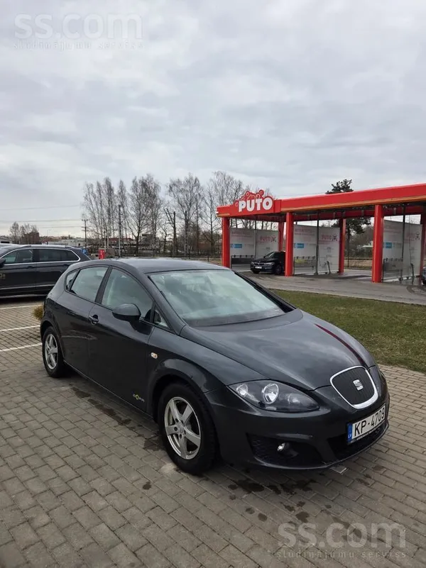 Automašīna ir labā stāvoklī, salons tīrs un kārtīgs, nav bijusi avārijā, nes