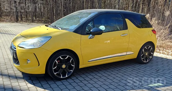 Automobilis lieliski piemērots ikdienas lietošanai kā centrā, tā braucot pa