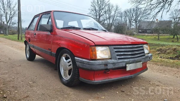 Opel Opel Corsa tikko no Somijas, otrā ar Lv reģistrāci