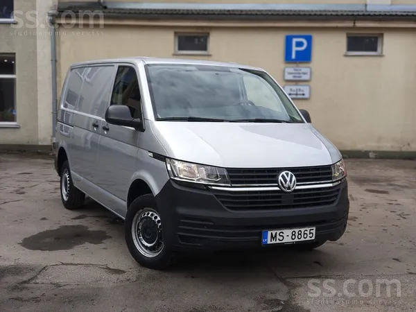 Uznemums Pārdod uzticamu Volkswagen Transporter T6 kravas busiņu. Auto teica