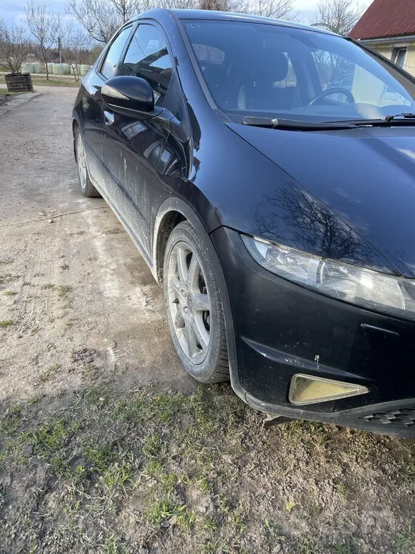 Palīdzu pārdod, Honda Civic 2007. gada labā tehniska stāvoklī ar nelieliem v