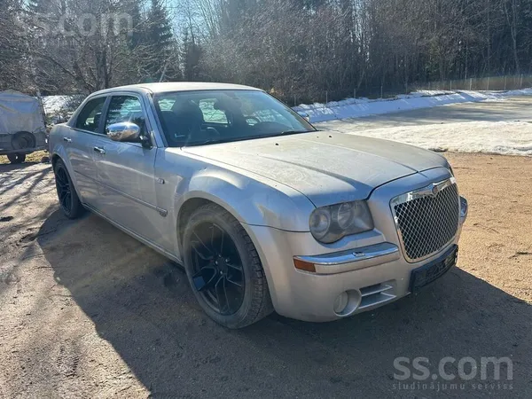 Chrysler Pārdošanā 2004.gada Chrysler 300C ar 5.7 Hemi dzin