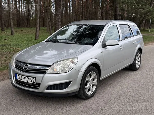 Opel Nesen ievests no Vācijas Opel Astra Station Wagon.