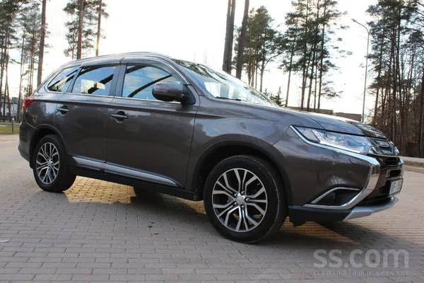 Pārdodu 2015. gada 30. decembra automašīnu. Auto iegādāts Skandi Motors, esm