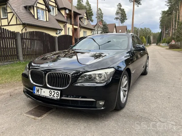 BMW Auto teicamā tehniskā stāvoklī. Tiko izieta TA. 