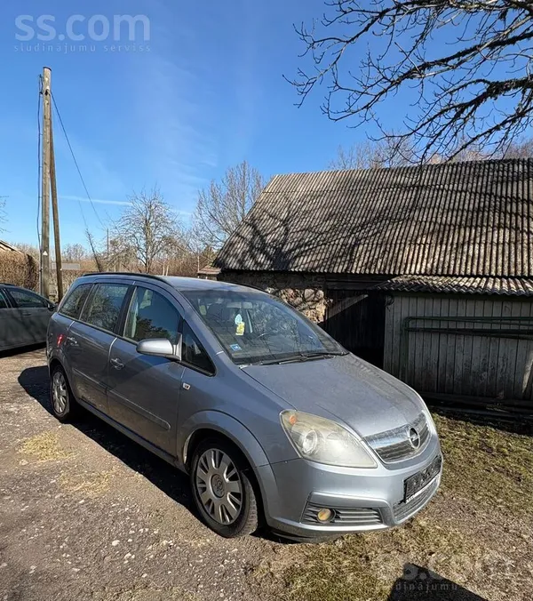 Pārdodu auto rezerves daļām. 
Tehniskā apskate nav. 

Auto lietots, ir vi