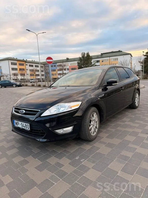 Ford Ekonomisks, dinamisks un ļoti ērts ikdienas auto a