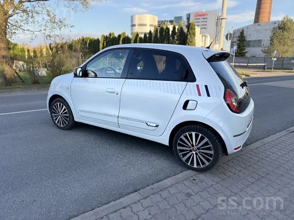 Pārdodu Renault Twingo Sport, 0.9 automāts. 
Teicamā tehniskā un vizuālā st
