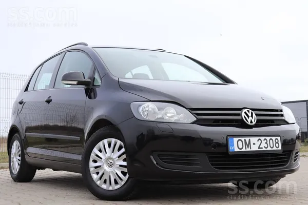 Volkswagen Golf 6 Plus модель 2011 года , хорошая комплектаци