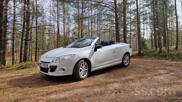 Renault Kabriolets skaista balta perlamutra krāsa, tīrs, k