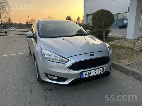 Ford Focus 1.0 Benzīns 
74kW / 100 Zs 
Ļoti ietilpīgs un ekonomisks auto.