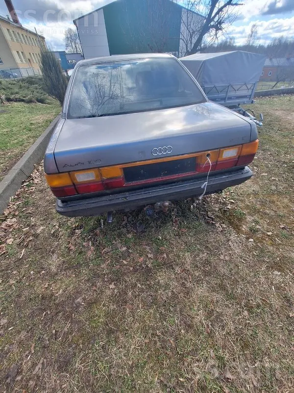 Pārdodu audi 100c3 bez tehniskās skates auto noņemts no uzskaites auto stāv