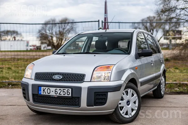 Ford Fusion ar 1.4 dīzeļdzinēju un manuālo ātrumkārbu. 
Praktisks, uzticams