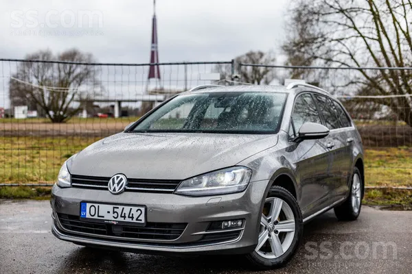 Volkswagen VW Golf ar 1.4Tsi benzīndzinēju un automātisko ātr