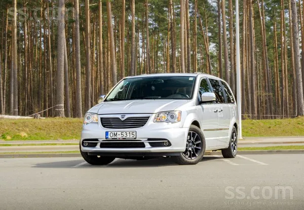 Lancia Lancia Voyager Stow&go 7 Sēdvietas 2.8l dīzelis. 1