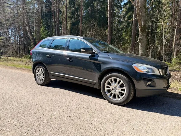 Volvo Pārdodu Volvo XC 60 2010 gada modelis. Nesen mainī
