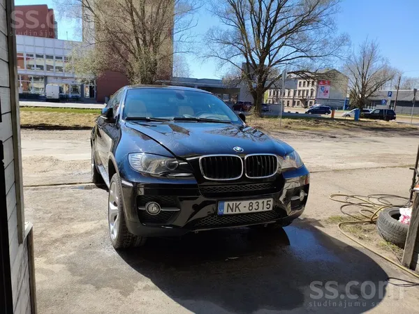 BMW Продаю BMW X6 2010 года 225 kw бензин 3.5 битурбо 