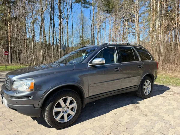 Volvo Sakarā ar jaunas mašīnas iegāde, pārdodas Volvo Xc