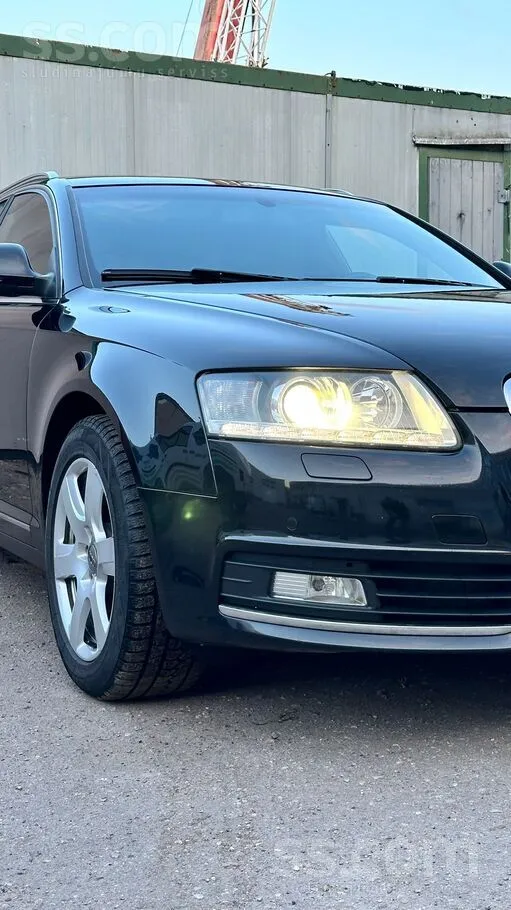 Audi Pārdodu savu ģimenes auto, jo man ir jauna automaš