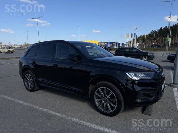 Audi Q7 3, 0Tdi Quattro 210Kw/286Zs ar melno apdares pakotni eksterjerā un i