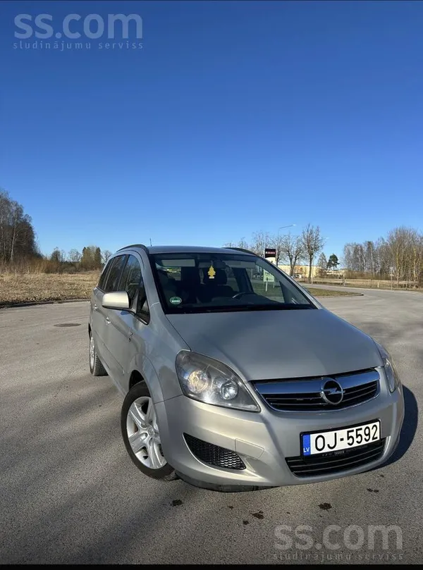 Opel Sveicināti. Tiek pārdota Opel Zafira 2010g. ar 1.9