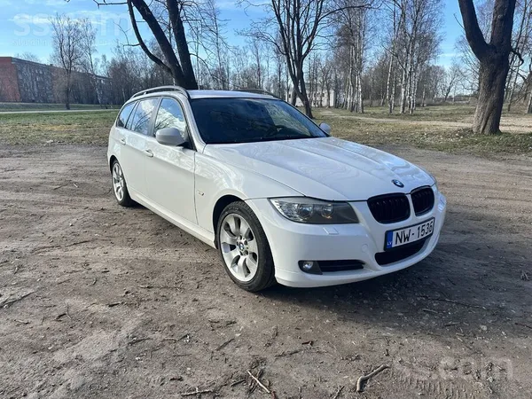 BMW 318i 2009 gada mehāniska kārba. 
Apkopes veiktas laicīgi, tikko nomainī