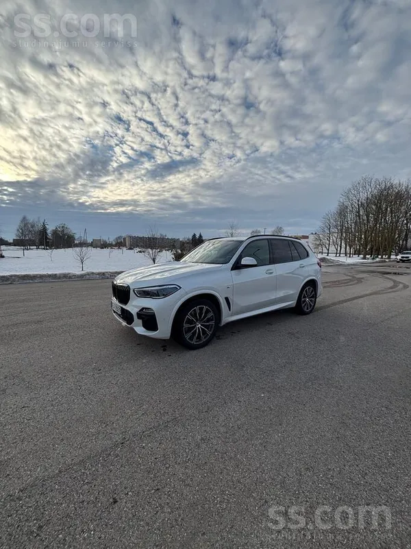 BMW Pārdod ļoti skaistu un bagātīgi aprīkotu BMW X5 xD